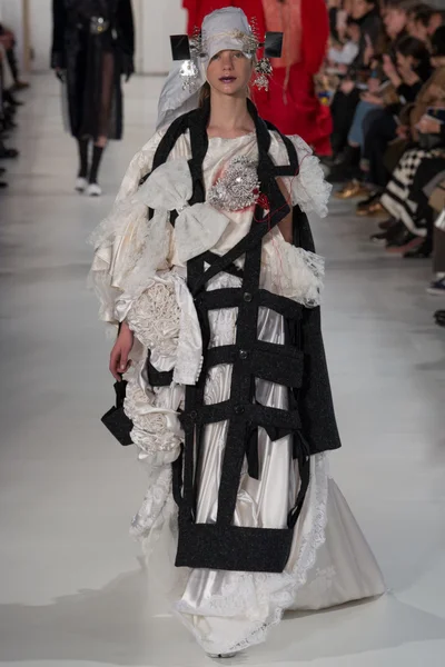 Look 19